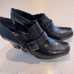 Franco Sarto Black Leather Heeled booties